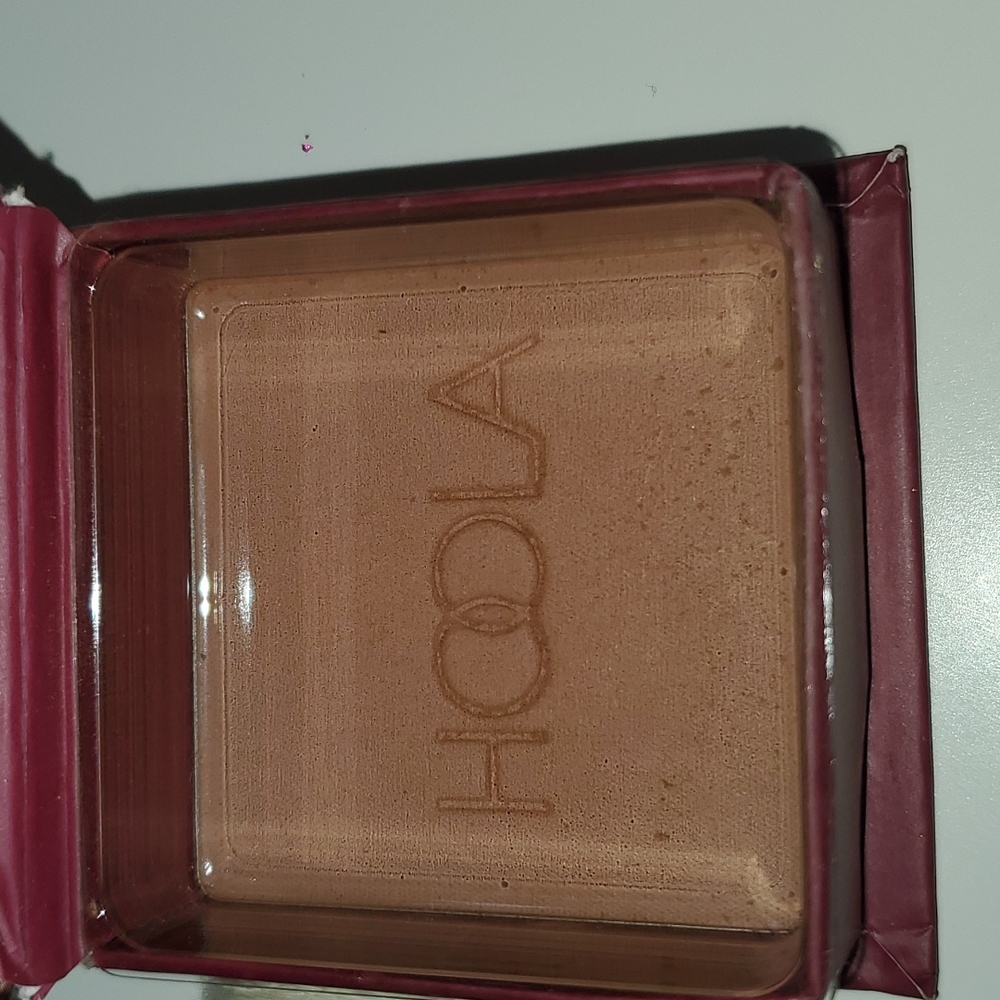 Makeup - Picture 5 of 7